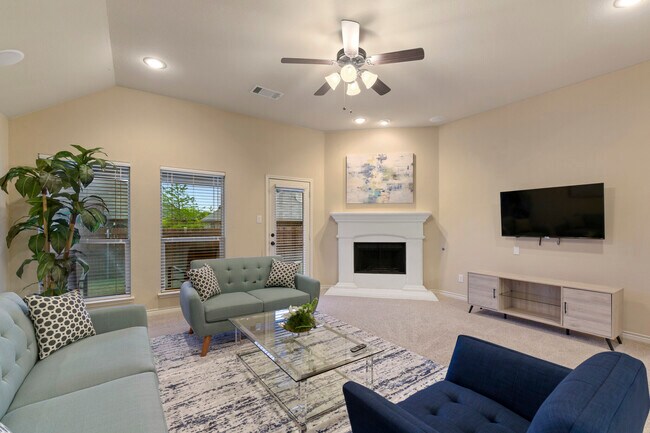 Family Room - 6004 Paddlefish Dr