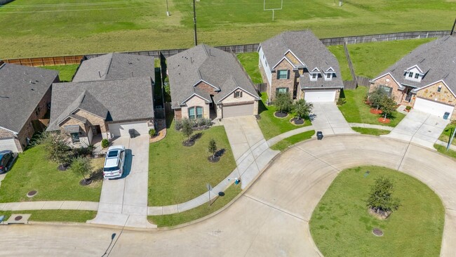 Building Photo - 16431 Elkcreek Dr