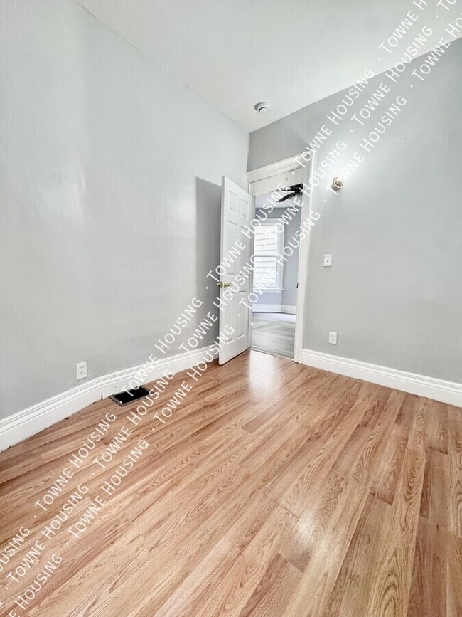 Building Photo - 339 Hampshire St