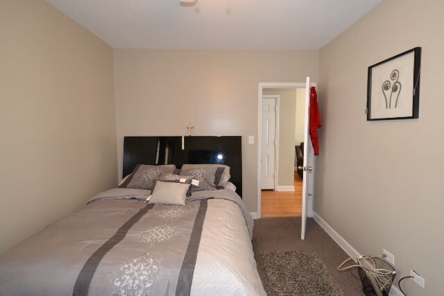 Building Photo - 5206 N Sawyer Ave