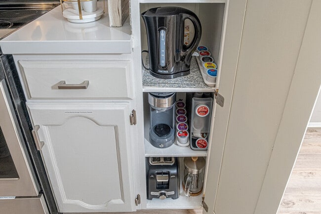 Building Photo - 910 Duncan Ln