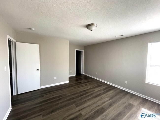 Building Photo - 228 Whitestone Dr NE