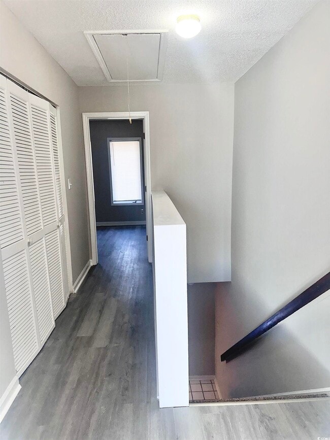 Building Photo - 401 Garden Dr