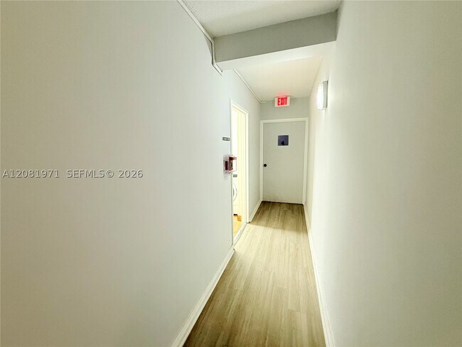 Building Photo - 3725 S Ocean Dr