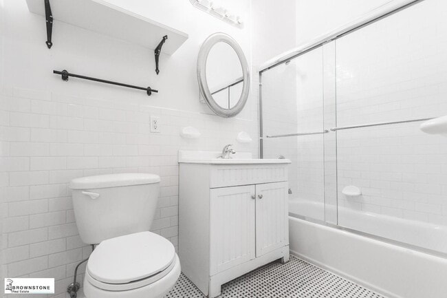 Building Photo - 200 Sackett St