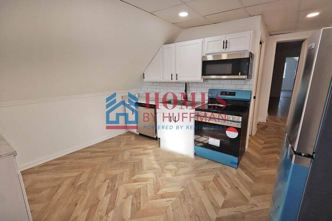 Building Photo - 910 Harriet St