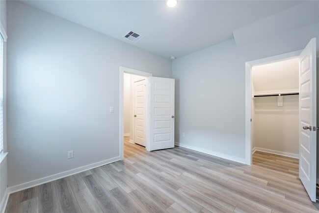 Building Photo - 8626 Blueberry Ash St