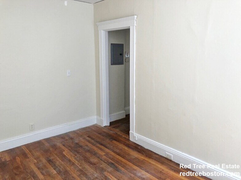 Building Photo - 1185 Boylston St