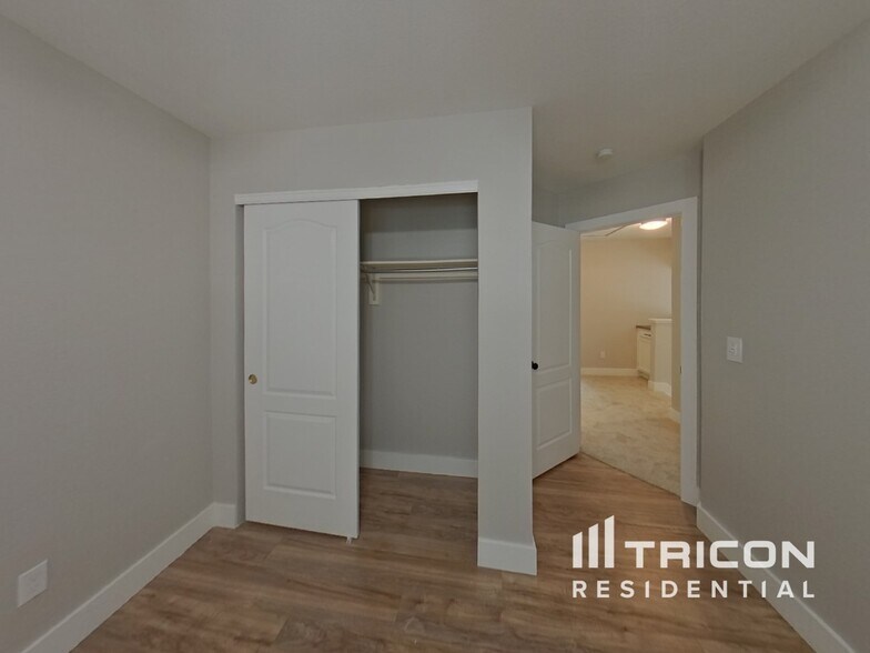 Building Photo - 13023 S Bonney St