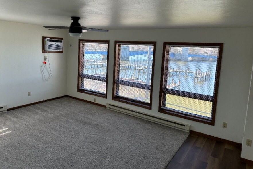 2 Bedroom Living Room - Dock Side Apartments