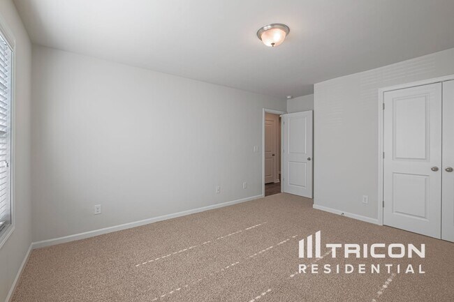 Building Photo - 4162 Bella View Dr