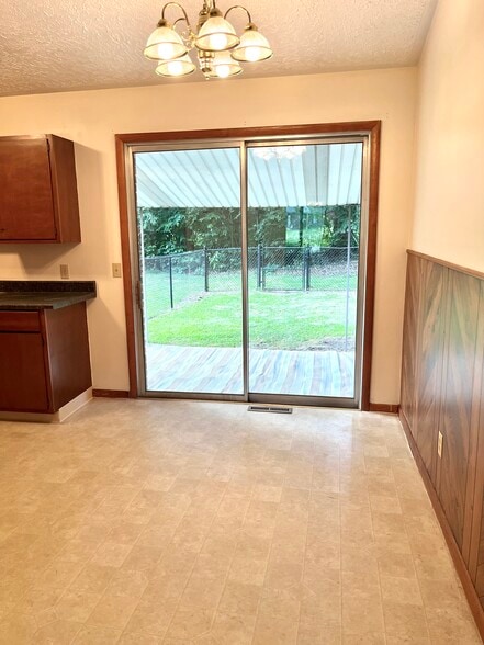 Building Photo - 297 Nokomis Dr