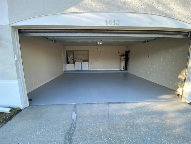 Building Photo - 1413 Abberton Dr