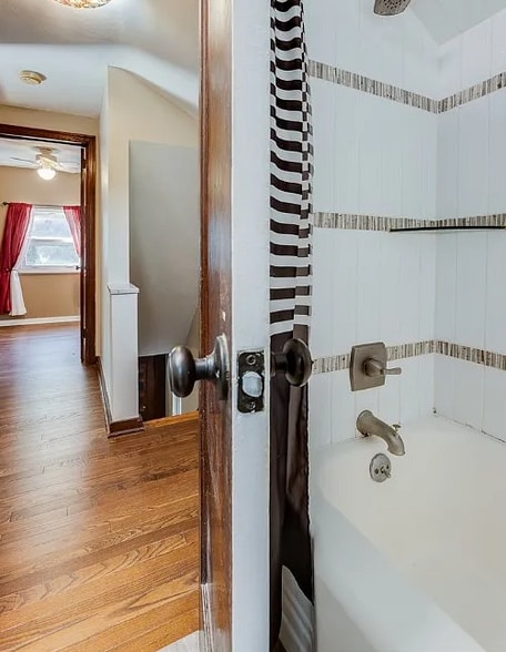 Tile shower - 133 Hamburg St