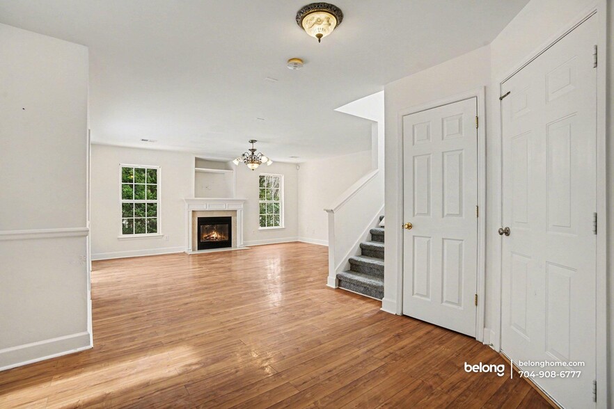 Building Photo - 3123 Glen Robin Ct