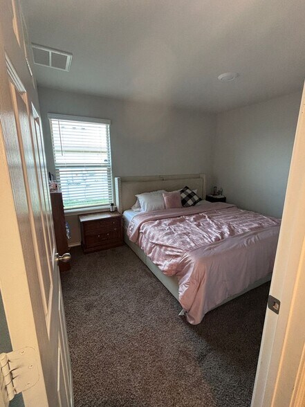 Building Photo - 2702 Wigeon Wy