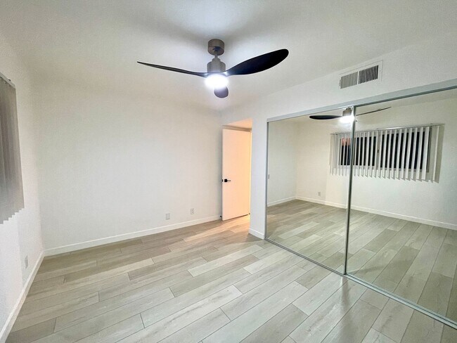 Building Photo - Modern 1-Bedroom Apartment in Gated Van Nuys Community – Fully Remodeled!