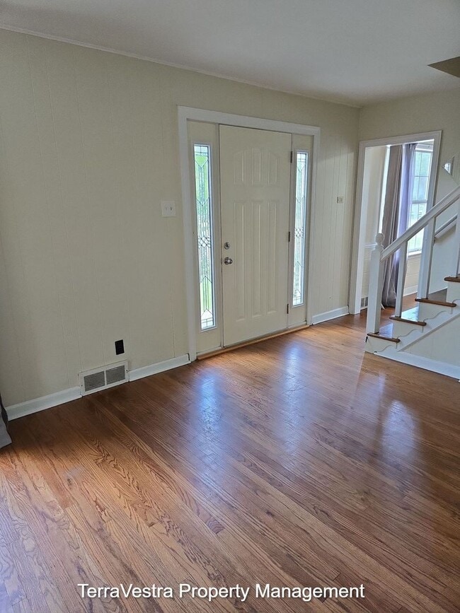 Building Photo - Now Showing for 2026-2027 School Year Glassboro 4 Bed 2.5 Bath