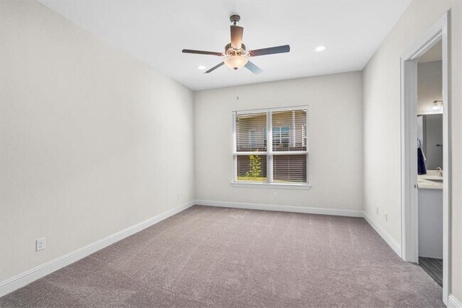 Building Photo - 600 C-Bar Ranch Trl