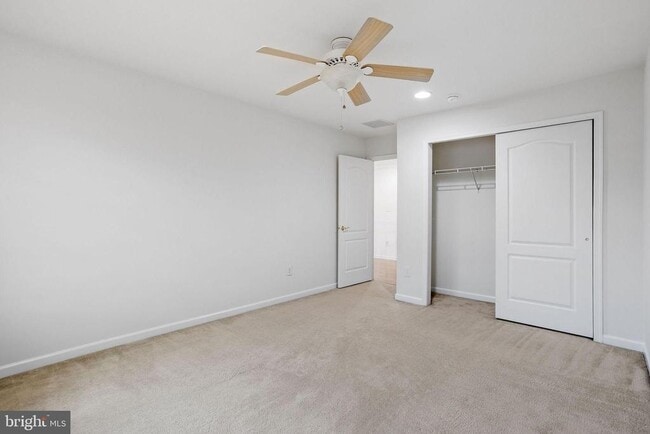 Building Photo - 50 Greylynne Dr