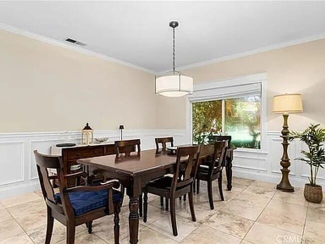 Building Photo - Custom built home with an AMAZING resort l...