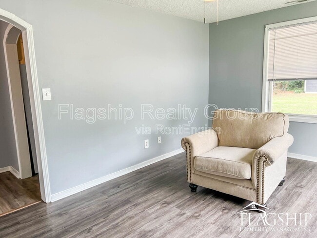 Building Photo - 122 Blaire Ln