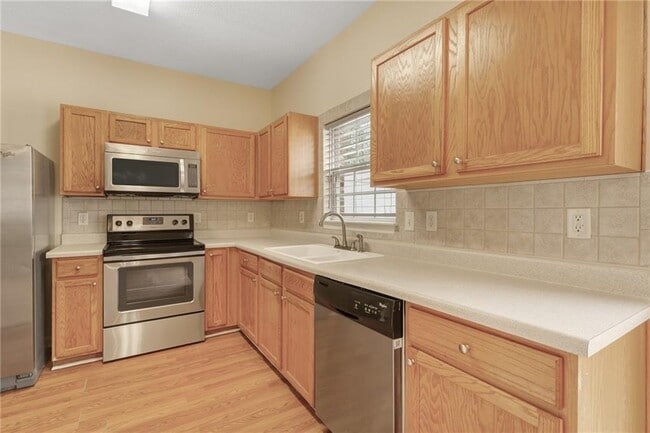 Building Photo - 1102 Pleasant Oaks Ct