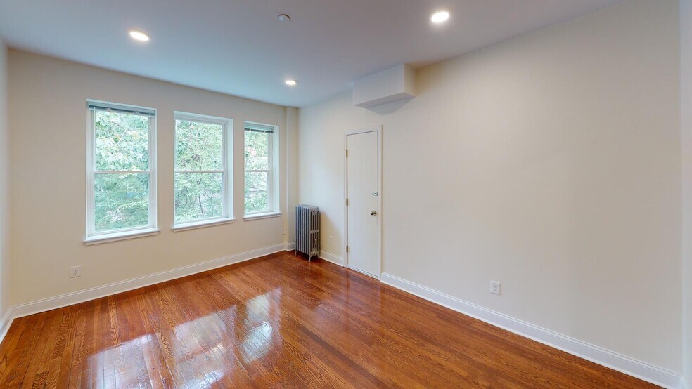 Building Photo - 123 Sutherland Rd