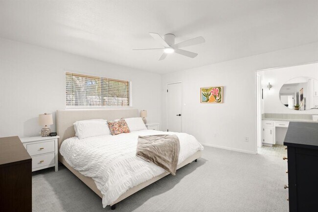 Building Photo - 12101 Carmel Park Ln