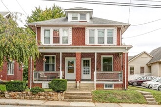 Building Photo - 1531-1533 Bridge Street