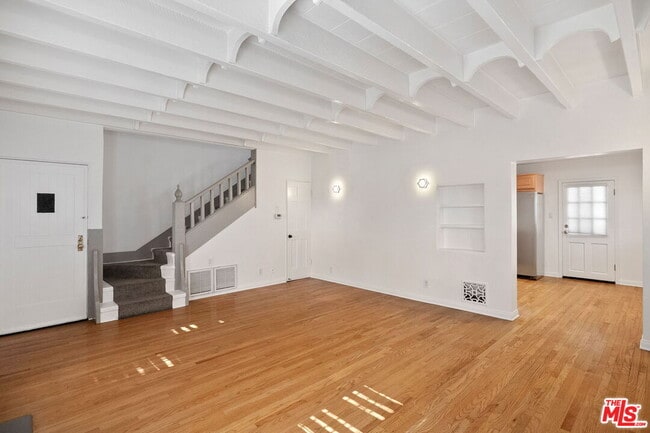 Building Photo - 329 N Swall Dr