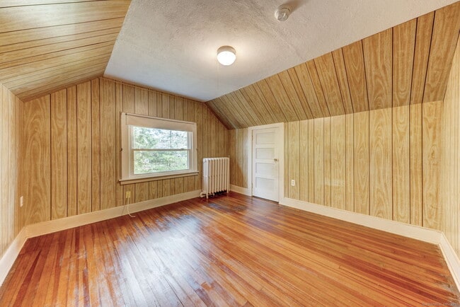 Building Photo - 18 Hubbard Pl