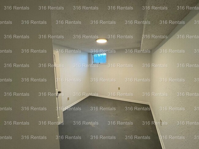 Building Photo - 1101 Hoch
