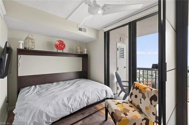 Building Photo - 3288 Page Ave