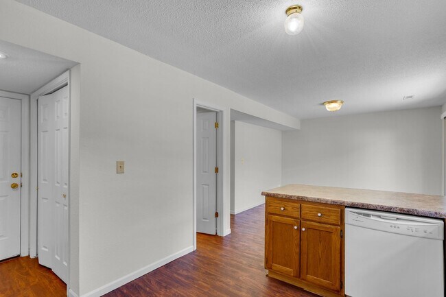 Building Photo - 4401-4403 Cheryl Ct.