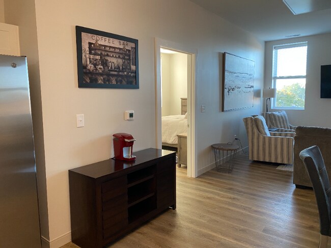 Building Photo - 103 N 1st St