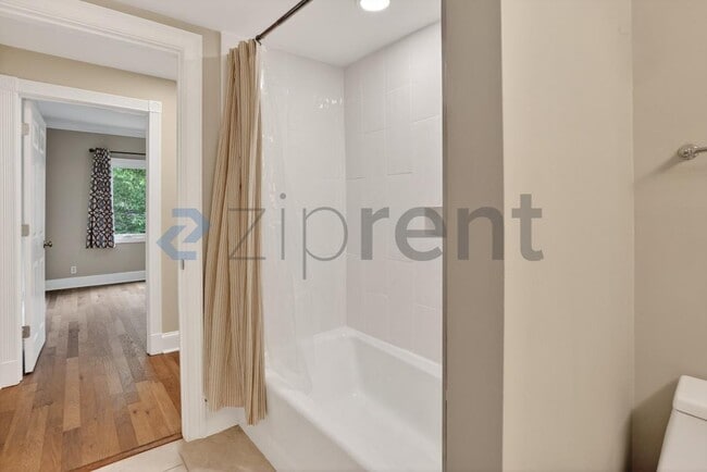 Building Photo - 3638 Peachtree Rd NE