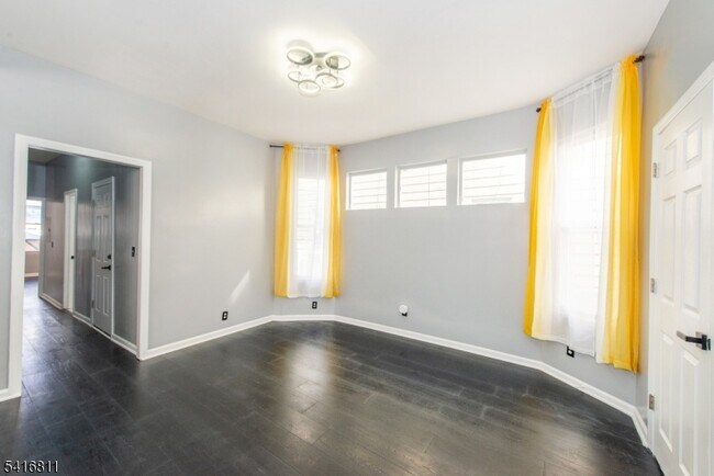 Building Photo - 59 Ellington St