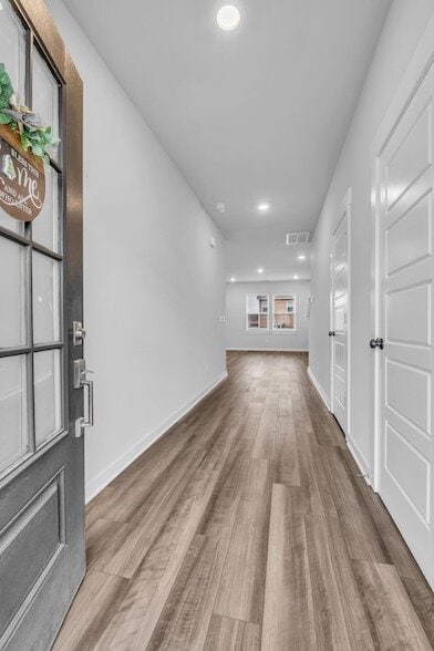 Building Photo - 1020 Baltusrol Ln