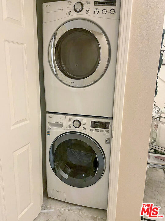 Building Photo - 5200 White Oak Ave