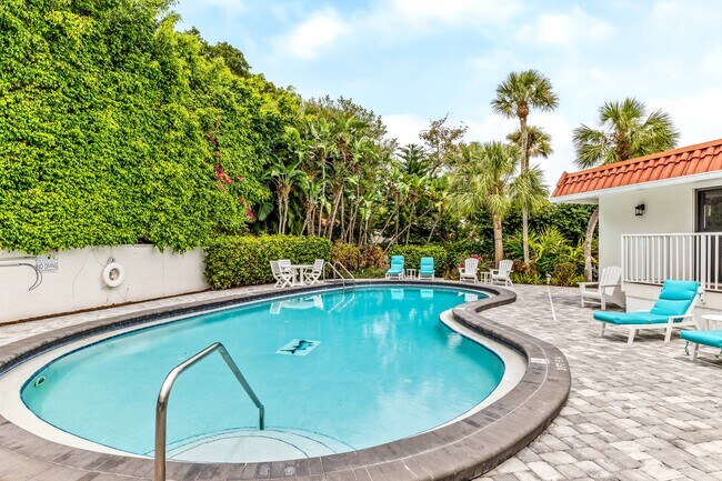 Building Photo - 970 Palm Ave