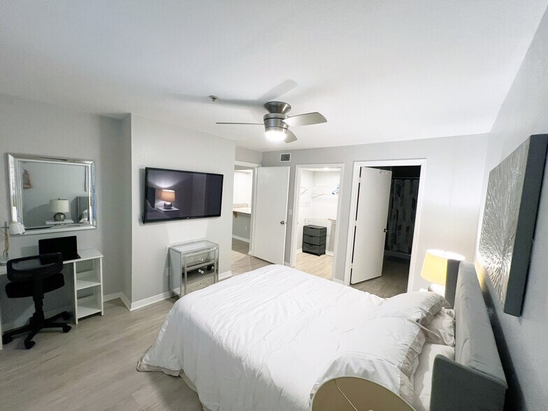 Bedroom - 7230 Westpointe Blvd