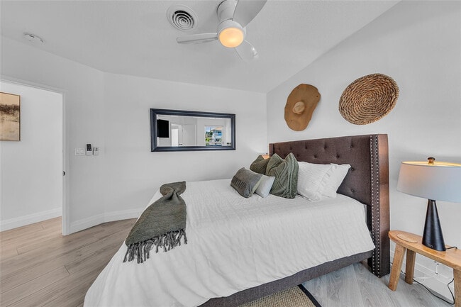 Building Photo - 3108 NE 42nd Ct