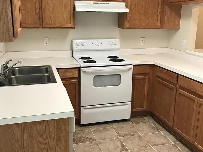 Building Photo - 2261 Fluorshire Dr