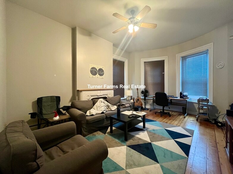 Building Photo - 8 Centre St