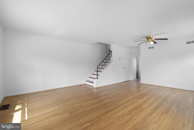 Building Photo - 6212 Carters Ln