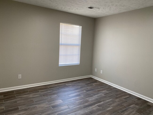 Building Photo - 642 Old Humboldt Rd