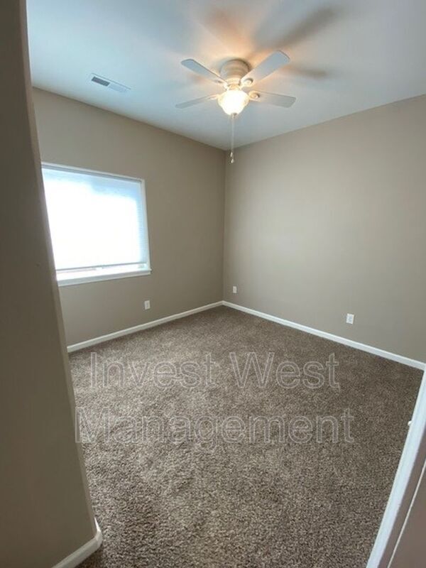 Building Photo - 1801 NE 16th St