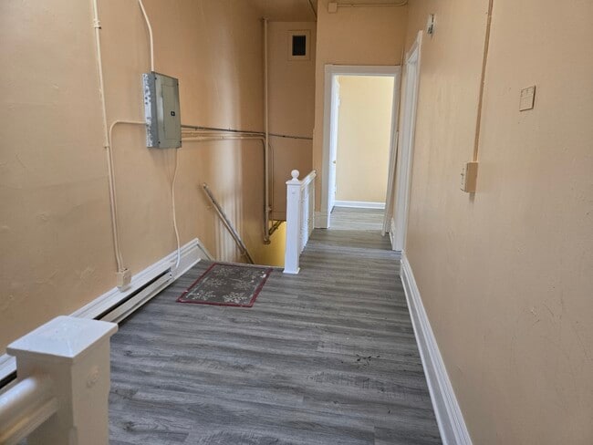 Building Photo - 3 National St