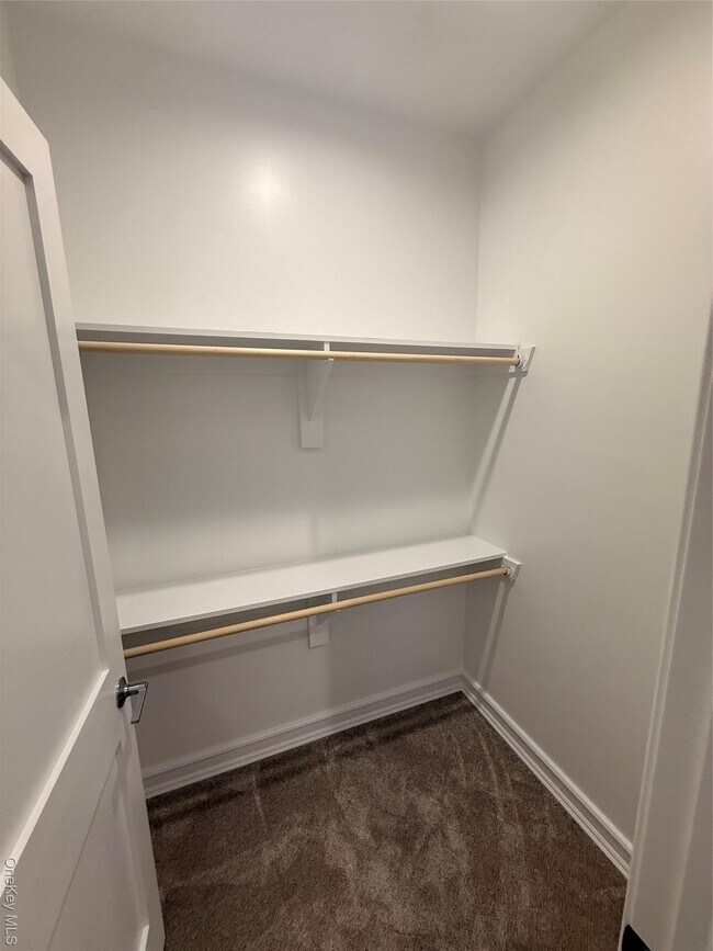 Building Photo - 122 Greenwich Ave